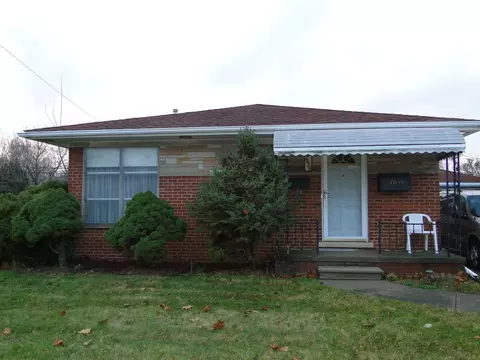 7035 Rosemary St, Dearborn Heights, MI 48127