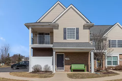 1124 Rial Lake Dr, Howell, MI 48843