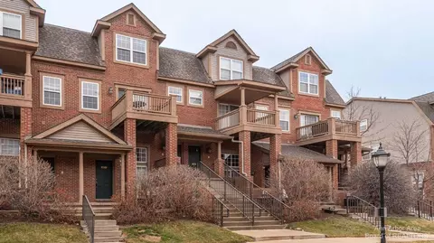2851 Barclay Way, Ann Arbor, MI 48105