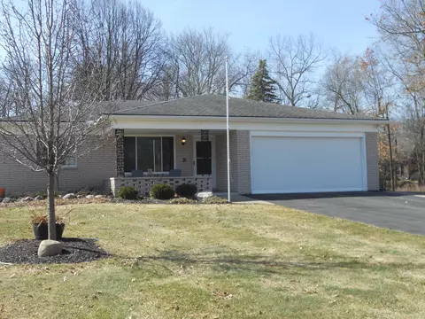 7769 Pleasant Manor Dr, Waterford, MI 48327