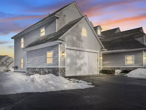 20568 Northern Lights Lane Building 3 Unit Ln #17, Mackinaw City, MI 49701