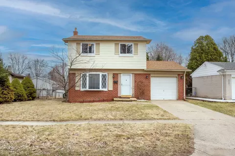 8645 Deering St, Superior, MI 48198