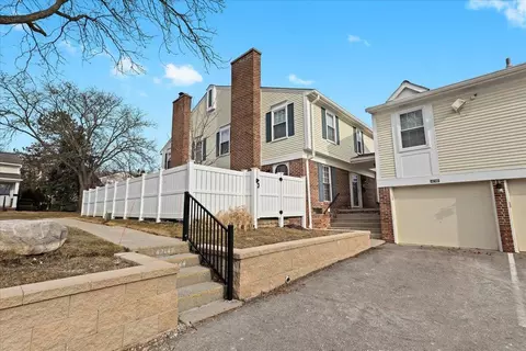 42140 Roscommon St, Northville, MI 48167