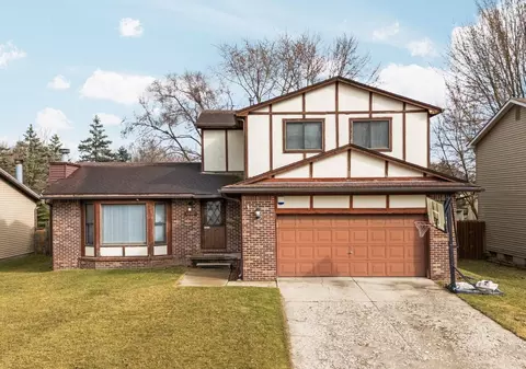 8422 Berkshire Dr, Superior, MI 48198