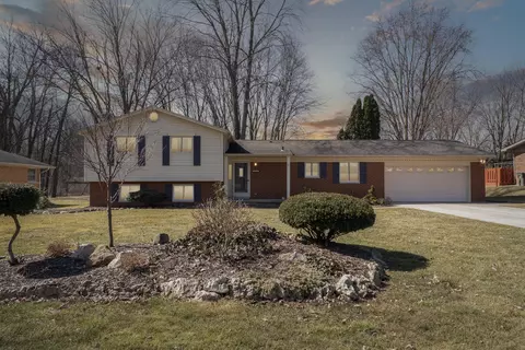 36123 Putnam St, Clinton Township, MI 48035
