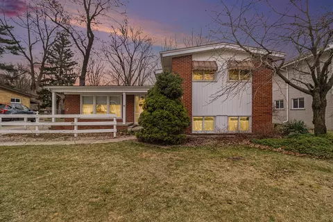20100 Brentwood St, Livonia, MI 48152