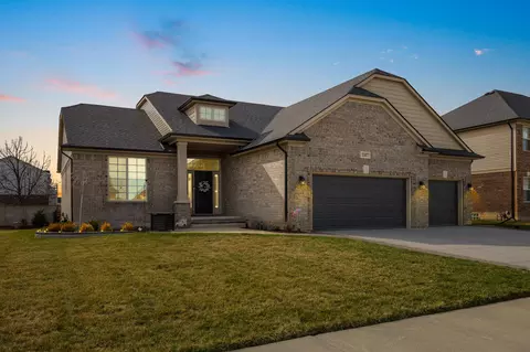 53877 Andrew Dr, Chesterfield, MI 48051