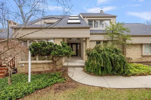 5056 Mirror Lake Ct UNIT WEST, West Bloomfield, MI 48323