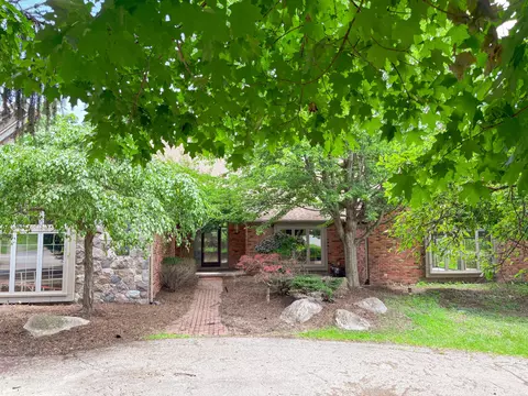 4489 Cranbrook Trl, Orchard Lake Village, MI 48323