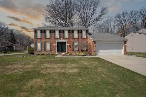 21601 Clover Ln, Novi, MI 48375