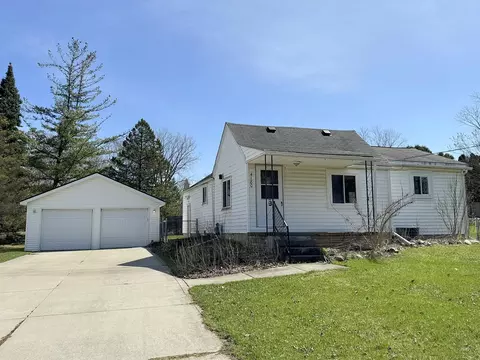 4180 Manitoba St, Auburn Hills, MI 48326