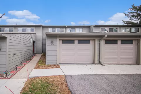 760 Peninsula Ct, Ann Arbor, MI 48105