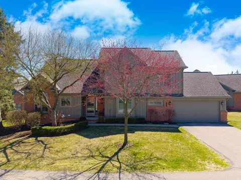 37703 Avon Ln UNIT FAINGTON, Farmington Hills, MI 48331