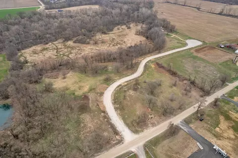1054 Overlook Dr, Saline, MI 48176