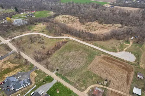 1056 Overlook Rd, Saline, MI 48176