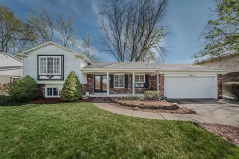 37645 Hillcrest Dr, Wayne, MI 48184