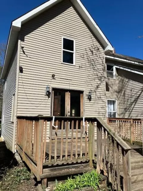 37 S Jackson St, Lapeer, MI 48446
