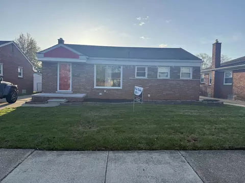 25296 Ronald St, Roseville, MI 48066