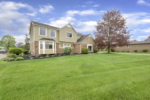 744 Lockmoore Ct, Rochester Hills, MI 48307