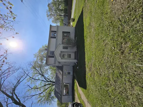 11187 Pardee Rd, Taylor, MI 48180
