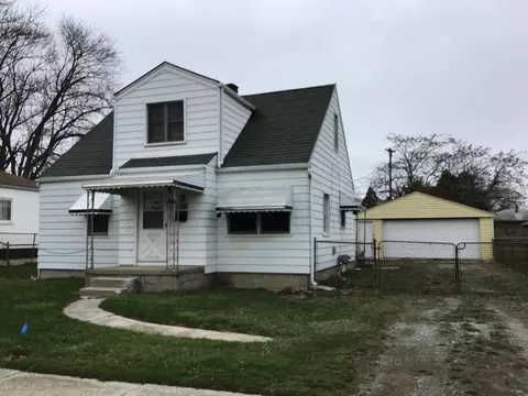 19595 Waldron St, Roseville, MI 48066