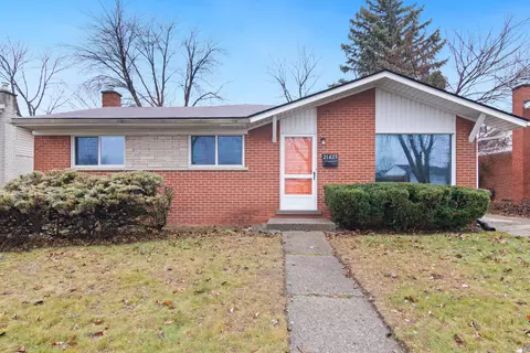 21423 Scotia Ln, Royal Oak, MI 48220