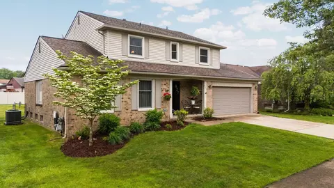 927 Queens Way, Canton, MI 48188