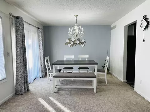 42353 Saratoga Cir, Canton, MI 48187