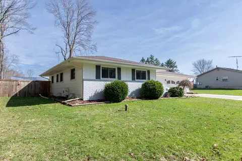 7430 Lee Rd, Leoni, MI 49201