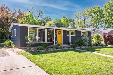 2702 Cranbrook Rd, Ann Arbor, MI 48104