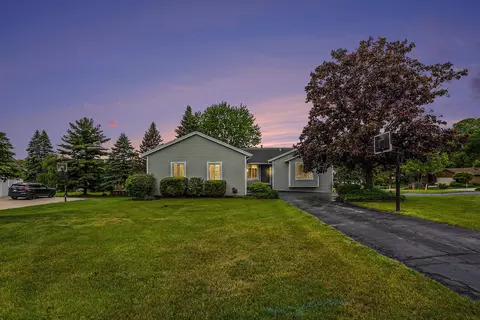 6400 Chestnut Hill Ct, Independence, MI 48346