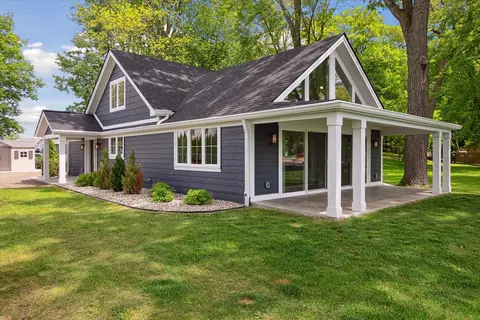 5150 Redding Dr, Lakeland, MI 48143