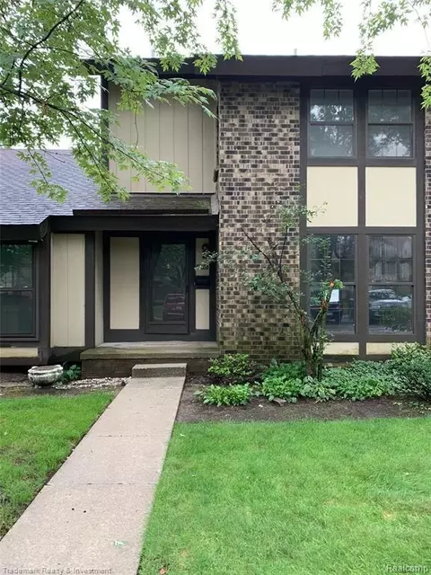25045 Glenbrooke Dr, Southfield, MI 48033