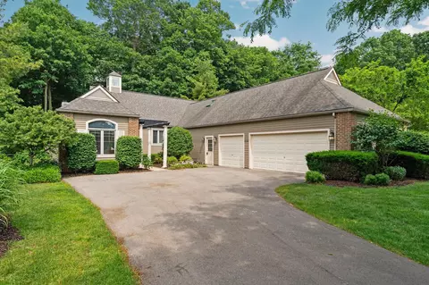 2724 Aspen Ct, Ann Arbor, MI 48108