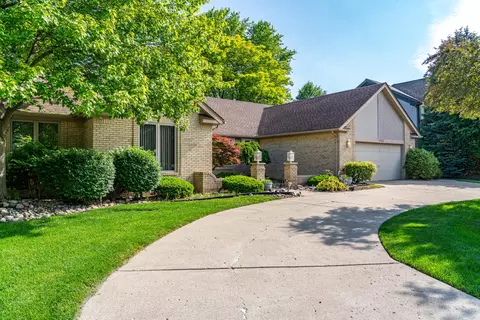37860 Stableview Dr, Farmington Hills, MI 48335