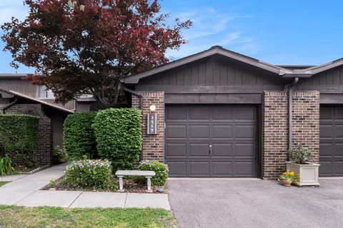 2519 Meade Ct, Ann Arbor, MI 48105