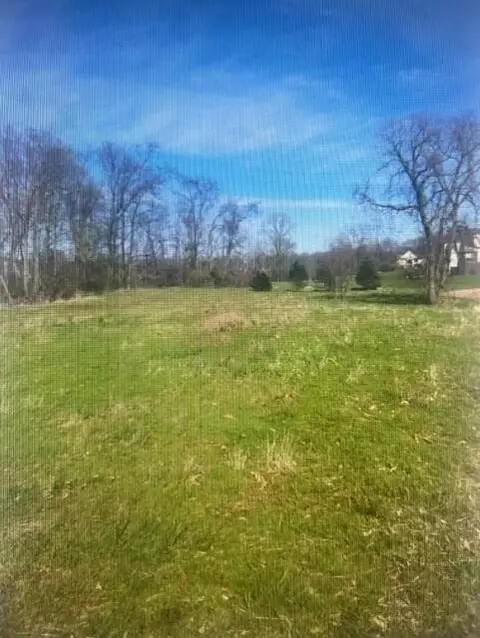 4752 Kalmbach Rd, Sylvan, MI 48118