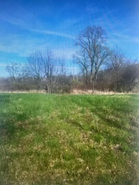 4768 Kalmbach Rd, Sylvan, MI 48118