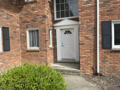 31831 Grand River Avenue Unit Ave #96, Farmington, MI 48336