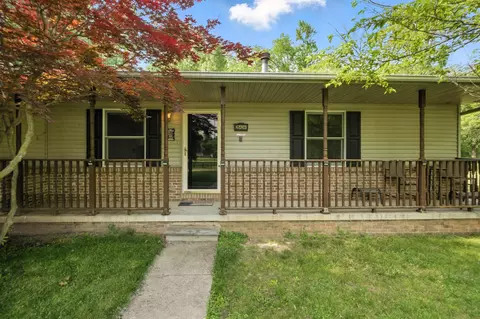 26434 King Rd, Brownstown, MI 48174