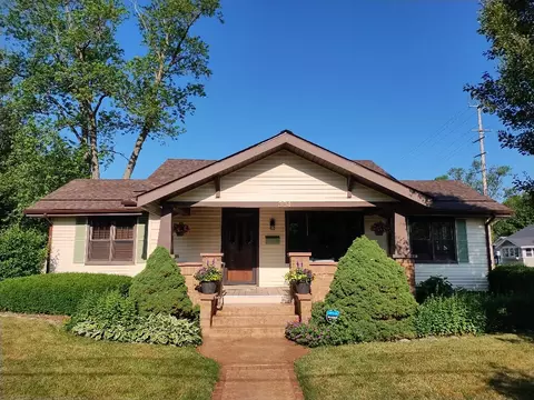 304 S 3rd St, Brighton, MI 48116