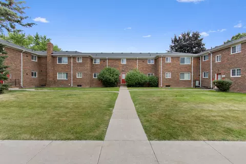 25349 Shiawassee Circle Unit Cir #204, Southfield, MI 48033
