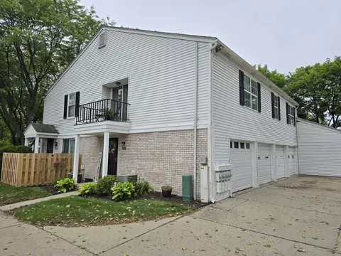 24649 Spring Ln, Harrison, MI 48045