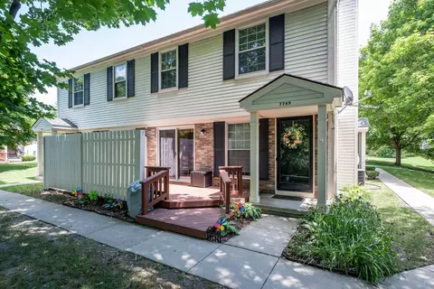 7749 Lake Ridge Drive Unit Dr #27, Waterford, MI 48327