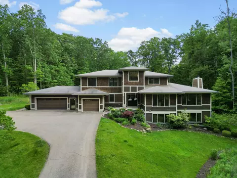 3867 Hawk Crest Rd, Scio, MI 48103