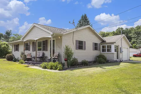 5468 Wellesley Dr, Jackson, MI 49201