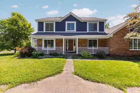 2017 Cumberland Dr, Brighton, MI 48114