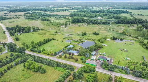 5601 Mi State Road 52, Sharon, MI 48158