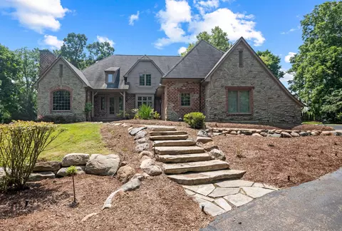1695 Standish Ct, Bloomfield Hills, MI 48302