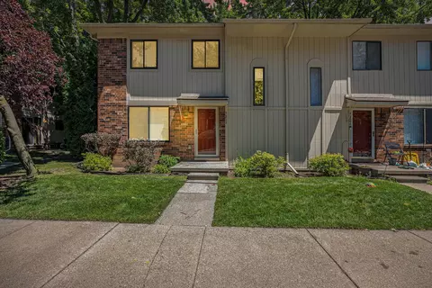 40872 Highpointe Dr, Clinton Township, MI 48038